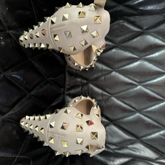 Valentino Beige/Pink Leather Rockstud Ankle Heels - Picture 3 of 5